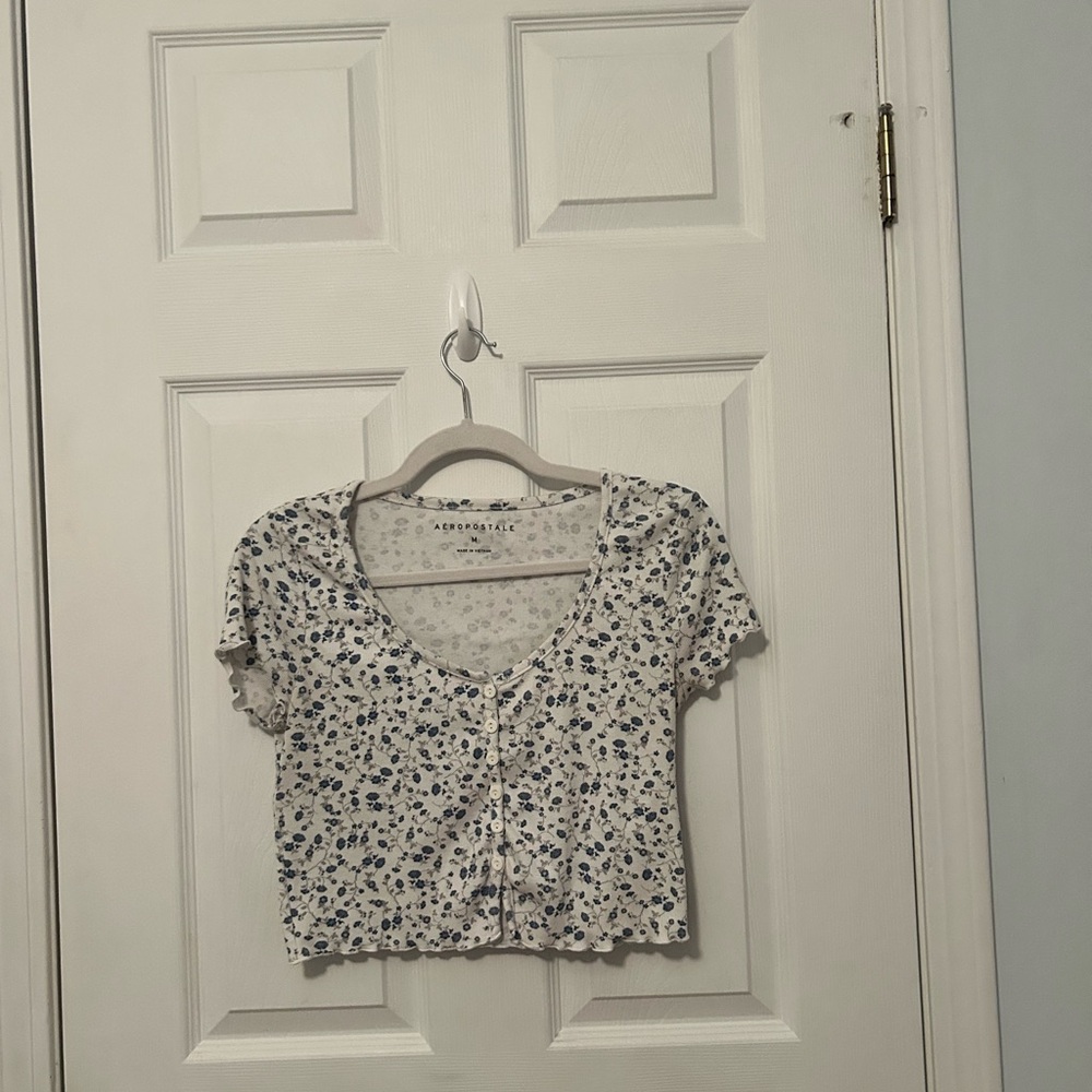 Aeropostale White and Blue Floral Button-Up Crop Top